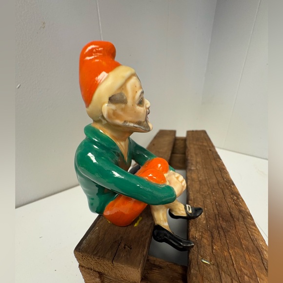 Dresden MZ Ireland Porcelain Leprechaun Figurine with a Pot of Gold Vintage 50s - Picture 2 of 5